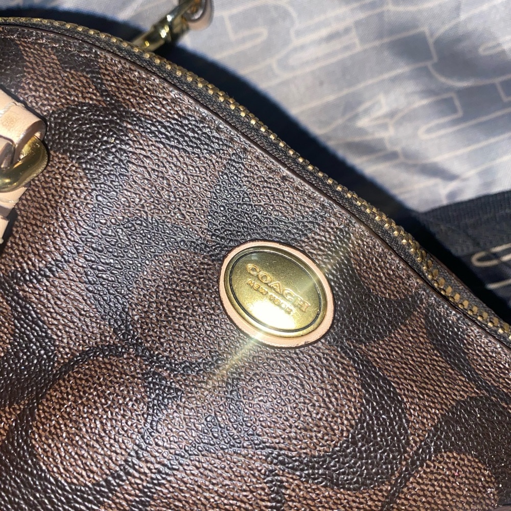 Coach purse - Picture 3 of 4